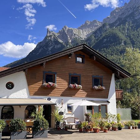 Gaestehaus Edlhuber Mittenwald Exterior photo