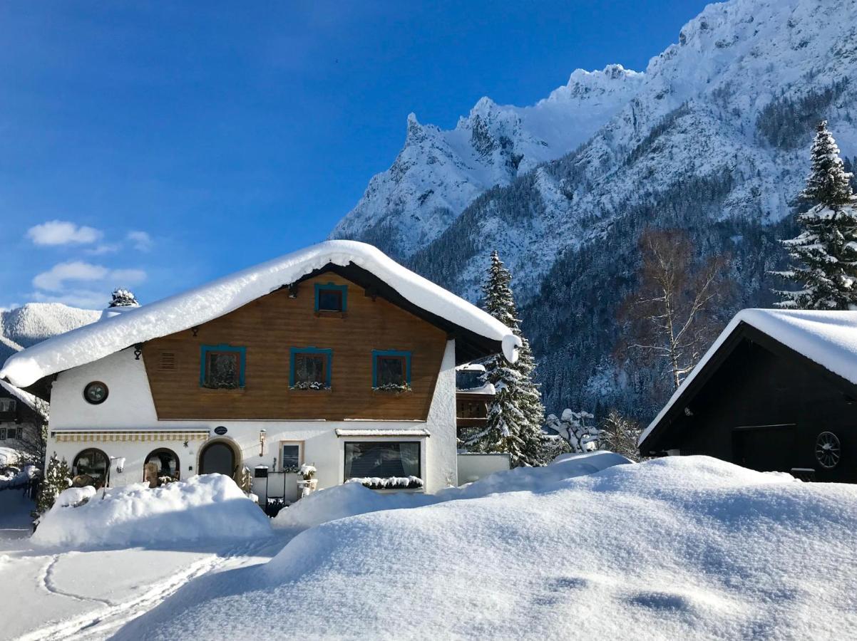 Gaestehaus Edlhuber Mittenwald Exterior photo