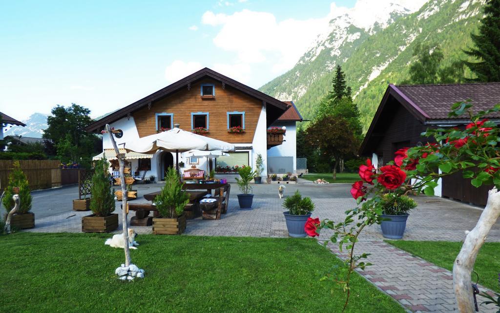 Gaestehaus Edlhuber Mittenwald Exterior photo