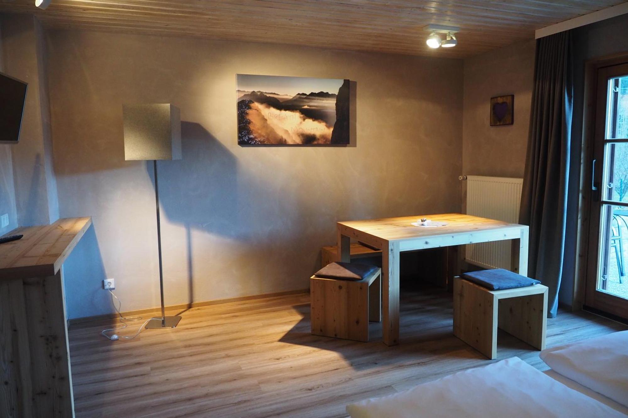 Gaestehaus Edlhuber Mittenwald Room photo