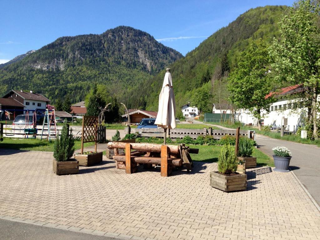 Gaestehaus Edlhuber Mittenwald Exterior photo