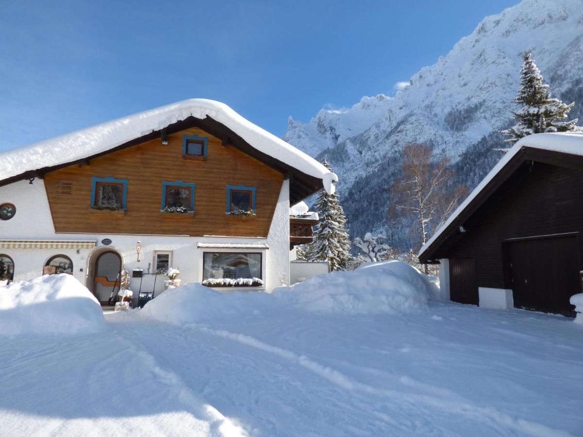 Gaestehaus Edlhuber Mittenwald Exterior photo